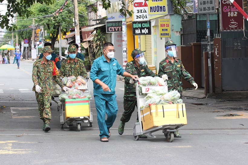 Chương trình “đi chợ hộ” đang bị quá tải